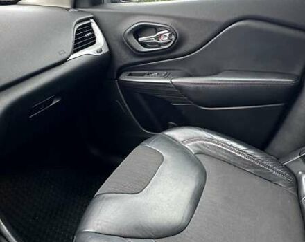 Джип Cherokee 2017 у Житомирі на Automoto.ua Чорний Джип Cherokee, об'ємом двигуна 3.24 л та пробігом 186 тис. км за 15800 $, фото 7 на Automoto.ua