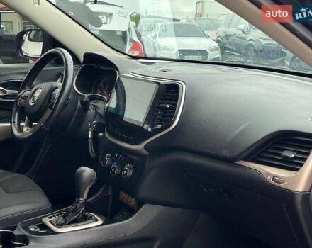 Чорний Джип Cherokee, об'ємом двигуна 2.4 л та пробігом 107 тис. км за 12450 $, фото 38 на Automoto.ua