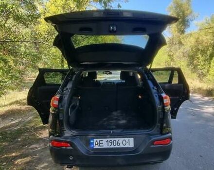 Чорний Джип Cherokee, об'ємом двигуна 2.36 л та пробігом 179 тис. км за 12700 $, фото 18 на Automoto.ua