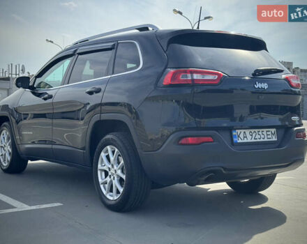 Черный Джип Чероки, объемом двигателя 2.36 л и пробегом 110 тыс. км за 15000 $, фото 3 на Automoto.ua
