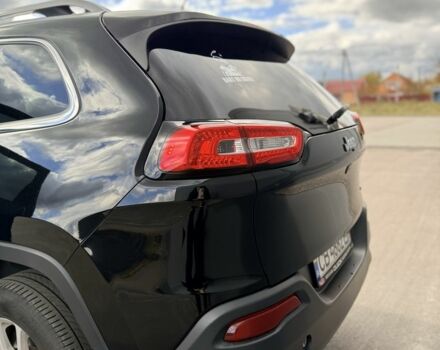 Черный Джип Чероки, объемом двигателя 2.4 л и пробегом 188 тыс. км за 13500 $, фото 4 на Automoto.ua