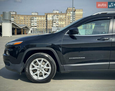 Черный Джип Чероки, объемом двигателя 2.36 л и пробегом 110 тыс. км за 15000 $, фото 12 на Automoto.ua