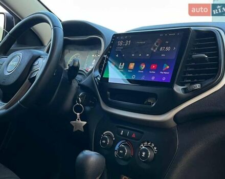 Чорний Джип Cherokee, об'ємом двигуна 2.4 л та пробігом 107 тис. км за 12480 $, фото 15 на Automoto.ua