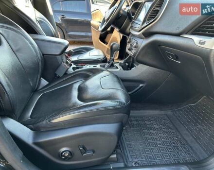 Джип Чероки 2017 в Чернигове на Automoto.ua Черный Джип Чероки, объемом двигателя 3.24 л и пробегом 160 тыс. км за 18800 $, фото 13 на Automoto.ua