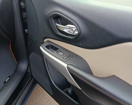 Чорний Джип Cherokee, об'ємом двигуна 2.36 л та пробігом 153 тис. км за 14499 $, фото 18 на Automoto.ua