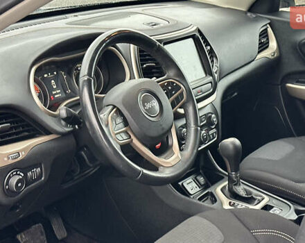 Джип Cherokee 2017 у Полтаві на Automoto.ua Чорний Джип Cherokee, об'ємом двигуна 2.36 л та пробігом 168 тис. км за 13300 $, фото 7 на Automoto.ua