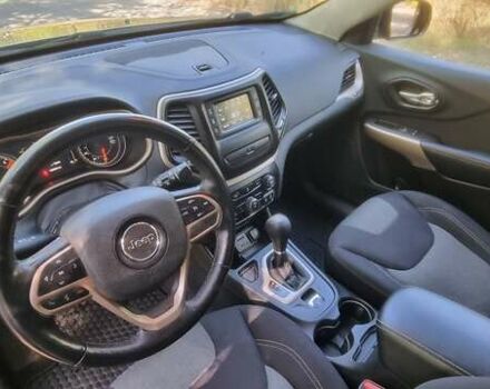 Чорний Джип Cherokee, об'ємом двигуна 2.36 л та пробігом 179 тис. км за 12700 $, фото 10 на Automoto.ua