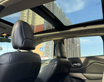 Черный Джип Чероки, объемом двигателя 3.24 л и пробегом 170 тыс. км за 13500 $, фото 10 на Automoto.ua