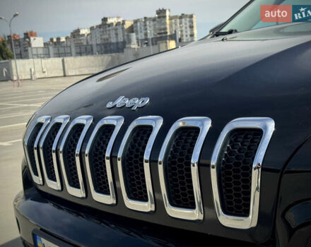 Черный Джип Чероки, объемом двигателя 2.36 л и пробегом 110 тыс. км за 15000 $, фото 8 на Automoto.ua