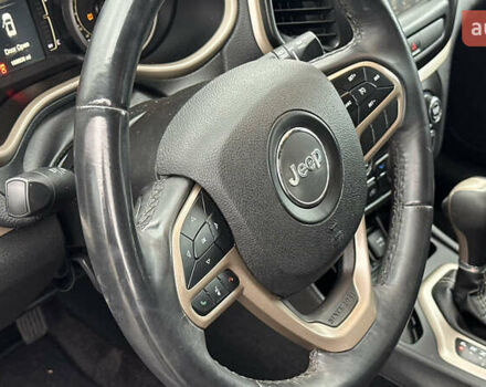 Джип Cherokee 2017 у Полтаві на Automoto.ua Чорний Джип Cherokee, об'ємом двигуна 2.36 л та пробігом 168 тис. км за 13300 $, фото 11 на Automoto.ua