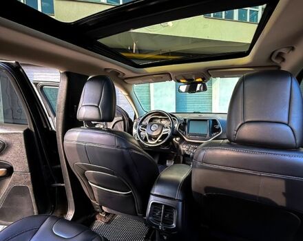 Черный Джип Чероки, объемом двигателя 2.4 л и пробегом 60 тыс. км за 16100 $, фото 11 на Automoto.ua