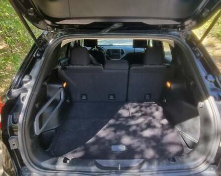 Чорний Джип Cherokee, об'ємом двигуна 2.36 л та пробігом 179 тис. км за 12700 $, фото 6 на Automoto.ua