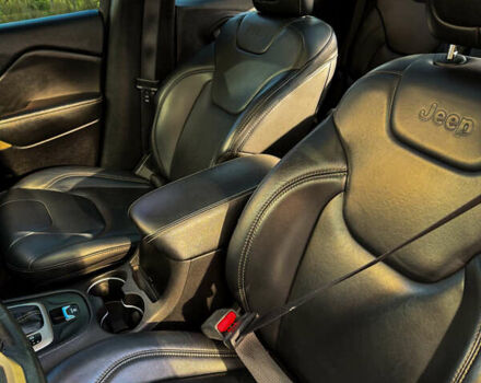 Джип Чероки 2017 в Виннице на Automoto.ua Черный Джип Чероки, объемом двигателя 2.4 л и пробегом 60 тыс. км за 16800 $, фото 12 на Automoto.ua