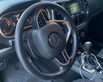 Черный Джип Чероки, объемом двигателя 2.36 л и пробегом 220 тыс. км за 14300 $, фото 11 на Automoto.ua