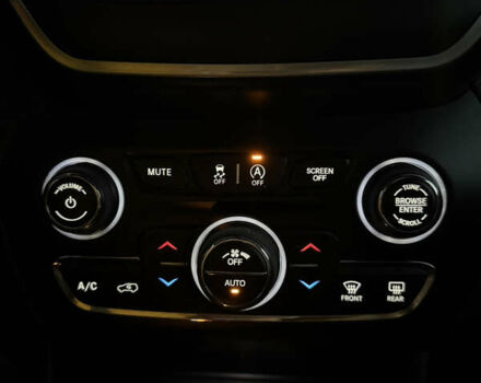 Черный Джип Чероки, объемом двигателя 2.36 л и пробегом 146 тыс. км за 14999 $, фото 18 на Automoto.ua