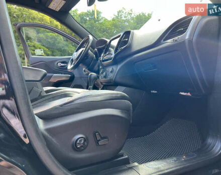 Черный Джип Чероки, объемом двигателя 1.99 л и пробегом 63 тыс. км за 18999 $, фото 24 на Automoto.ua