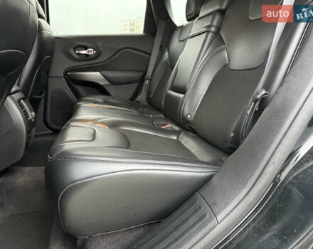 Черный Джип Чероки, объемом двигателя 2.36 л и пробегом 70 тыс. км за 13300 $, фото 14 на Automoto.ua