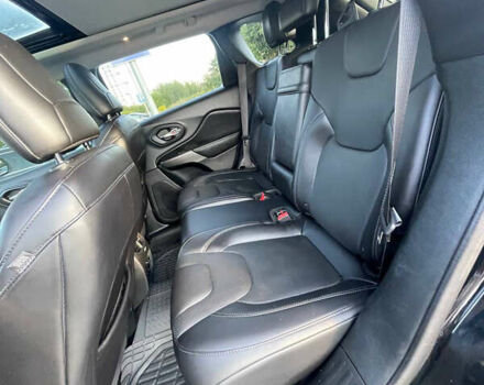 Черный Джип Чероки, объемом двигателя 3.2 л и пробегом 133 тыс. км за 18000 $, фото 19 на Automoto.ua