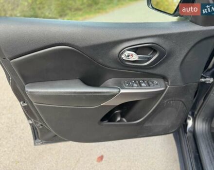 Черный Джип Чероки, объемом двигателя 2.4 л и пробегом 172 тыс. км за 13999 $, фото 15 на Automoto.ua