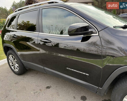 Черный Джип Чероки, объемом двигателя 2.36 л и пробегом 218 тыс. км за 14200 $, фото 11 на Automoto.ua