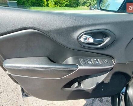 Черный Джип Чероки, объемом двигателя 2.36 л и пробегом 106 тыс. км за 17000 $, фото 23 на Automoto.ua