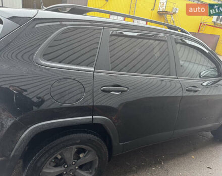 Черный Джип Чероки, объемом двигателя 2.4 л и пробегом 200 тыс. км за 18200 $, фото 9 на Automoto.ua
