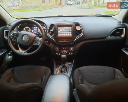 Чорний Джип Cherokee, об'ємом двигуна 2.36 л та пробігом 98 тис. км за 13500 $, фото 10 на Automoto.ua