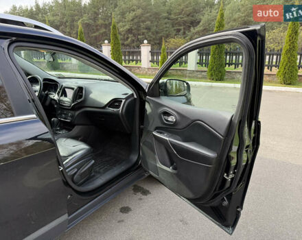 Черный Джип Чероки, объемом двигателя 2.36 л и пробегом 218 тыс. км за 14200 $, фото 25 на Automoto.ua