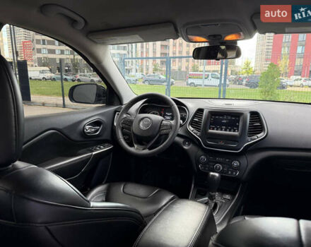 Чорний Джип Cherokee, об'ємом двигуна 2.4 л та пробігом 67 тис. км за 14500 $, фото 41 на Automoto.ua