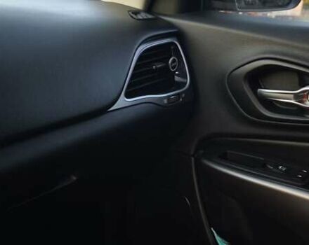 Чорний Джип Cherokee, об'ємом двигуна 3.24 л та пробігом 71 тис. км за 22000 $, фото 16 на Automoto.ua