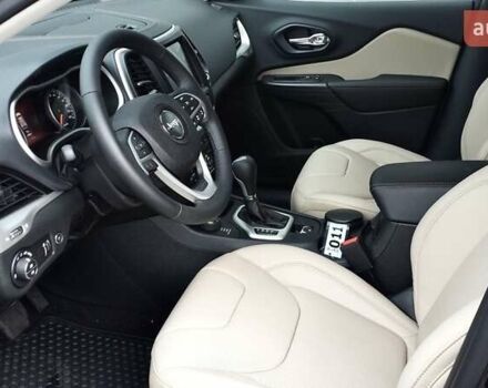 Черный Джип Чероки, объемом двигателя 2.2 л и пробегом 125 тыс. км за 20800 $, фото 7 на Automoto.ua