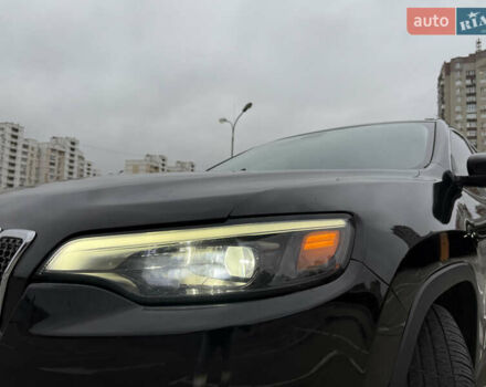 Черный Джип Чероки, объемом двигателя 2.36 л и пробегом 70 тыс. км за 13300 $, фото 1 на Automoto.ua