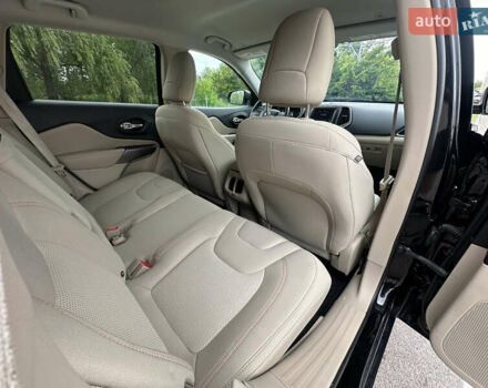 Чорний Джип Cherokee, об'ємом двигуна 2.36 л та пробігом 126 тис. км за 15499 $, фото 46 на Automoto.ua