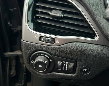 Черный Джип Чероки, объемом двигателя 3.24 л и пробегом 77 тыс. км за 24500 $, фото 14 на Automoto.ua