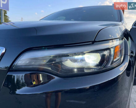 Черный Джип Чероки, объемом двигателя 3.2 л и пробегом 133 тыс. км за 18000 $, фото 7 на Automoto.ua