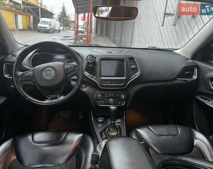 Черный Джип Чероки, объемом двигателя 2.4 л и пробегом 200 тыс. км за 18200 $, фото 3 на Automoto.ua