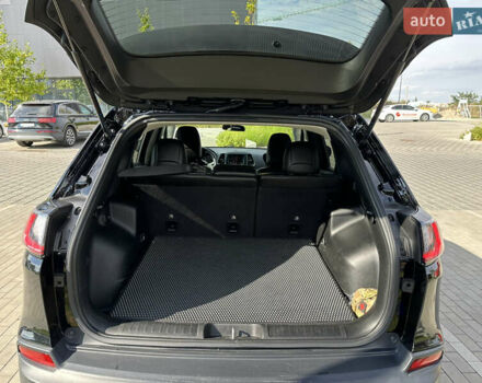 Черный Джип Чероки, объемом двигателя 2.36 л и пробегом 102 тыс. км за 17000 $, фото 13 на Automoto.ua