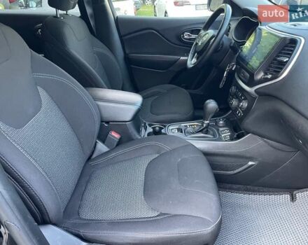 Чорний Джип Cherokee, об'ємом двигуна 3.2 л та пробігом 159 тис. км за 16999 $, фото 36 на Automoto.ua