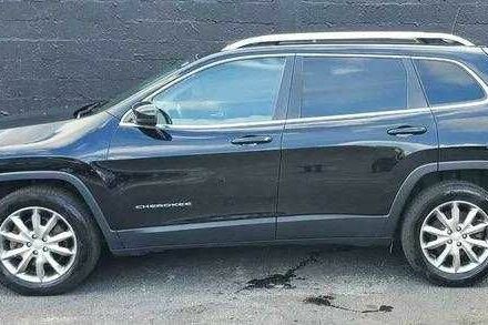 Чорний Джип Cherokee, об'ємом двигуна 0 л та пробігом 106 тис. км за 8900 $, фото 5 на Automoto.ua