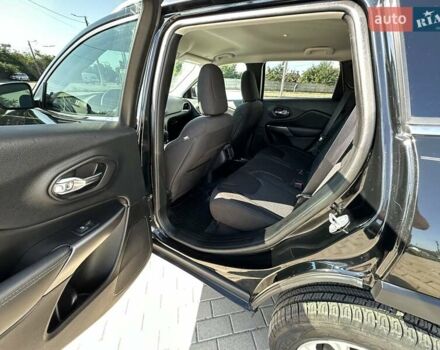 Черный Джип Чероки, объемом двигателя 2.4 л и пробегом 79 тыс. км за 15100 $, фото 12 на Automoto.ua