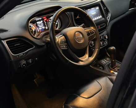 Черный Джип Чероки, объемом двигателя 2.36 л и пробегом 146 тыс. км за 14999 $, фото 10 на Automoto.ua