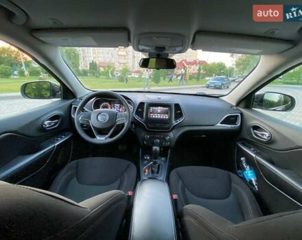 Черный Джип Чероки, объемом двигателя 3.2 л и пробегом 132 тыс. км за 17600 $, фото 8 на Automoto.ua