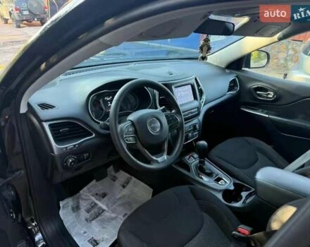 Чорний Джип Cherokee, об'ємом двигуна 2.4 л та пробігом 160 тис. км за 14800 $, фото 4 на Automoto.ua