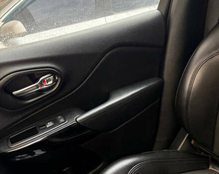 Чорний Джип Cherokee, об'ємом двигуна 2.36 л та пробігом 95 тис. км за 15400 $, фото 10 на Automoto.ua