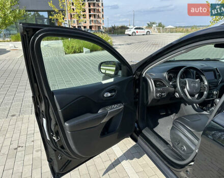 Черный Джип Чероки, объемом двигателя 2.36 л и пробегом 102 тыс. км за 17000 $, фото 14 на Automoto.ua