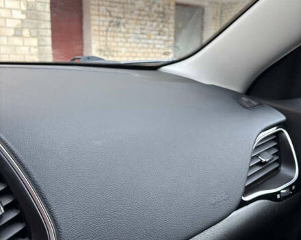 Чорний Джип Cherokee, об'ємом двигуна 2.36 л та пробігом 95 тис. км за 15400 $, фото 14 на Automoto.ua