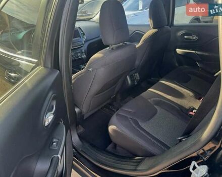 Чорний Джип Cherokee, об'ємом двигуна 2.36 л та пробігом 192 тис. км за 14250 $, фото 9 на Automoto.ua