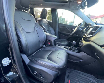 Черный Джип Чероки, объемом двигателя 3.2 л и пробегом 133 тыс. км за 18000 $, фото 25 на Automoto.ua