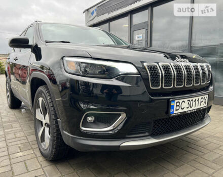 Чорний Джип Cherokee, об'ємом двигуна 2 л та пробігом 77 тис. км за 25500 $, фото 1 на Automoto.ua