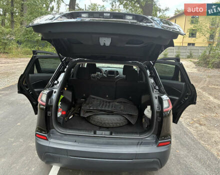 Джип Чероки 2018 в Буче на Automoto.ua Черный Джип Чероки, объемом двигателя 2.36 л и пробегом 182 тыс. км за 14500 $, фото 5 на Automoto.ua